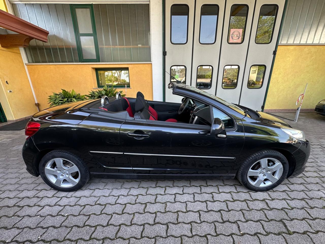 Peugeot 207 1.6 VTi 120CV CC Féline