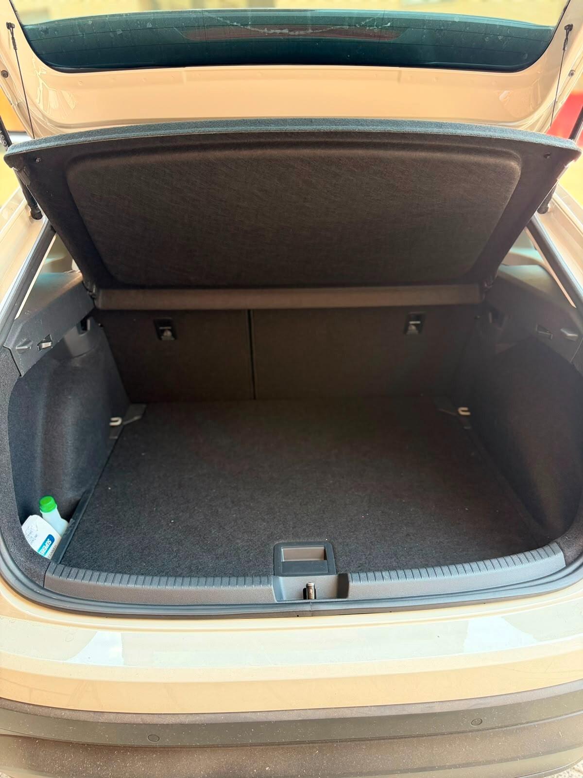Volkswagen Taigo 1.0 TSI 110 CV DSG Life Cerchi in lega 17" e VETRI OSCURATI