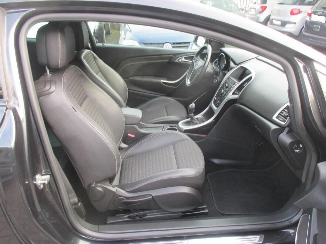 Opel Astra GTC 1.6 Turbo 180CV 3 porte Cosmo S