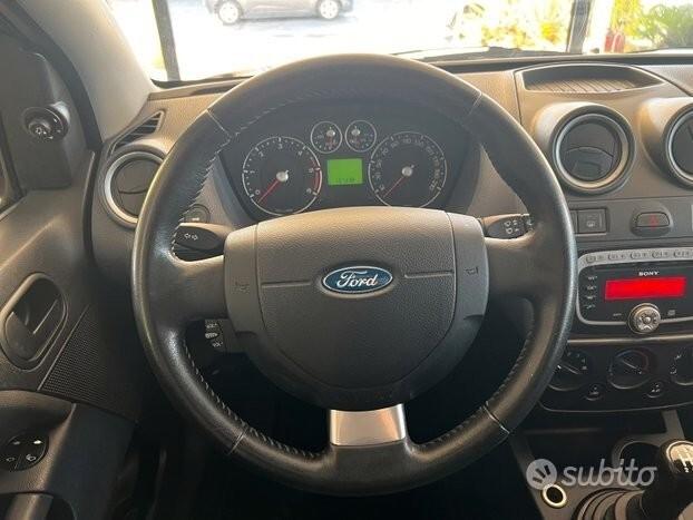 FORD FIESTA 1.4 TDI del 2009 con soli 130000KM