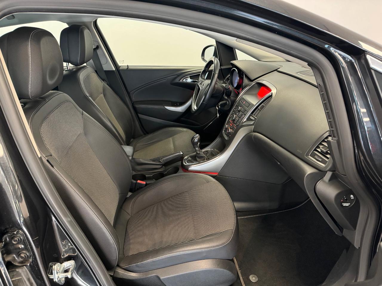 Opel Astra 1.6 115CV 5 porte Cosmo NEOPATENTATI