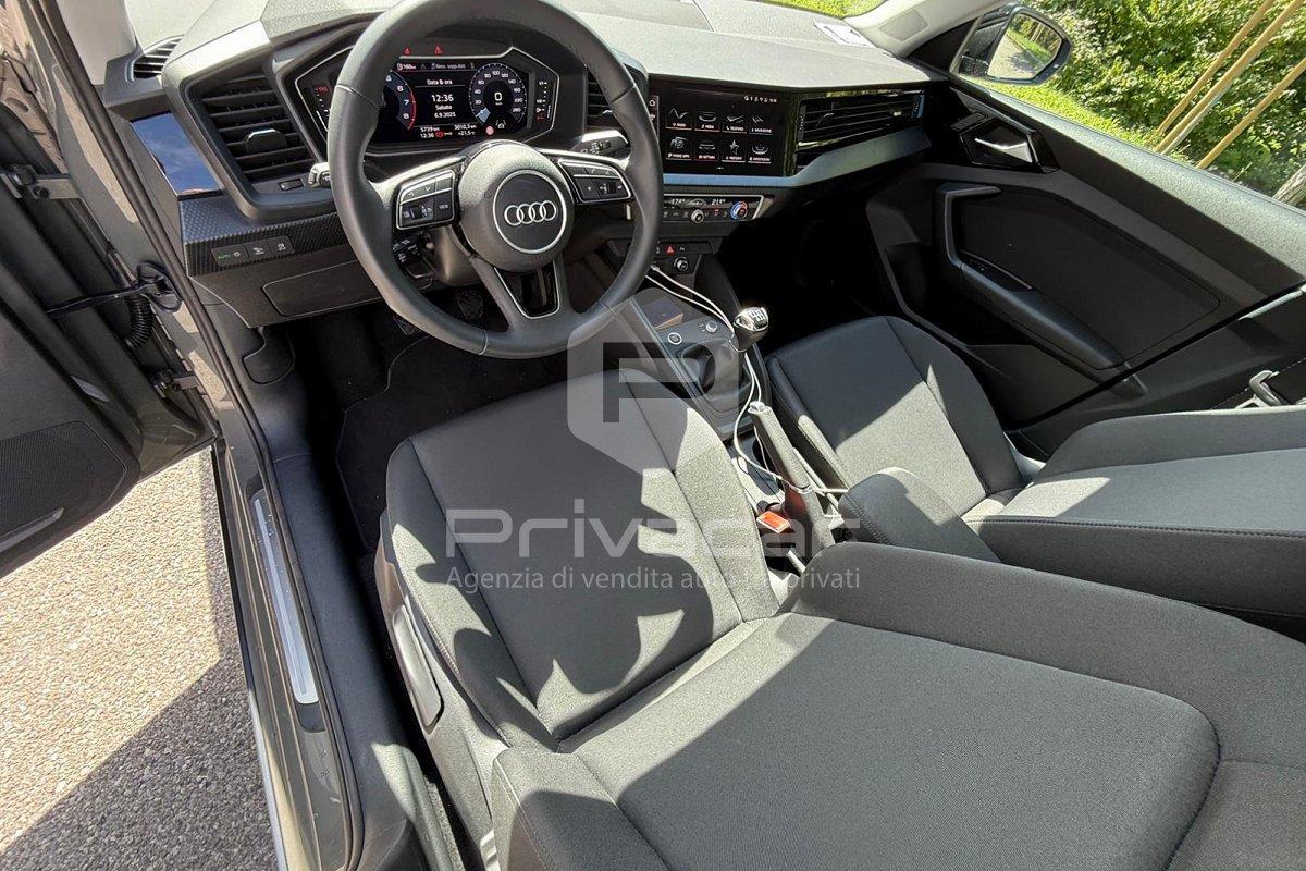 AUDI A1 allstreet 30 TFSI Identity Contrast