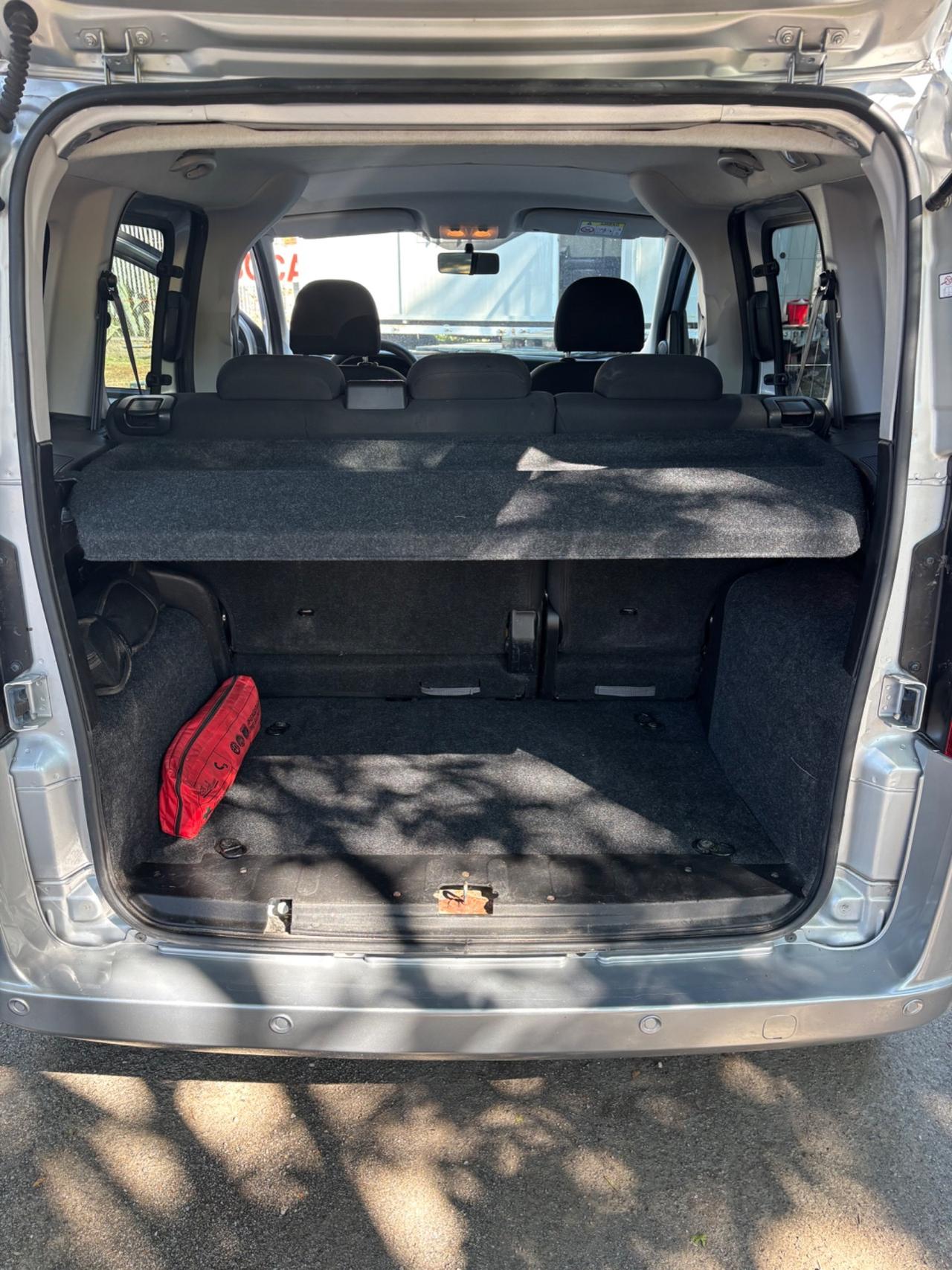 Fiat Qubo 1.3 MJT 80 CV Lounge cambio automatico