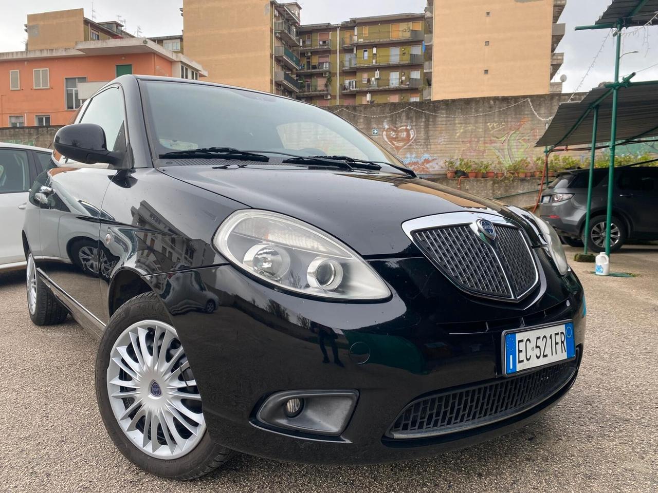 Lancia Ypsilon 1.3 MJT 75 CV full opt restyling 2011