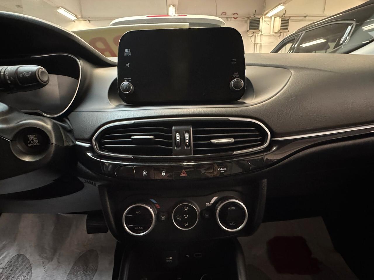 Fiat Tipo 1.5 Hybrid DCT 5 porte Cross