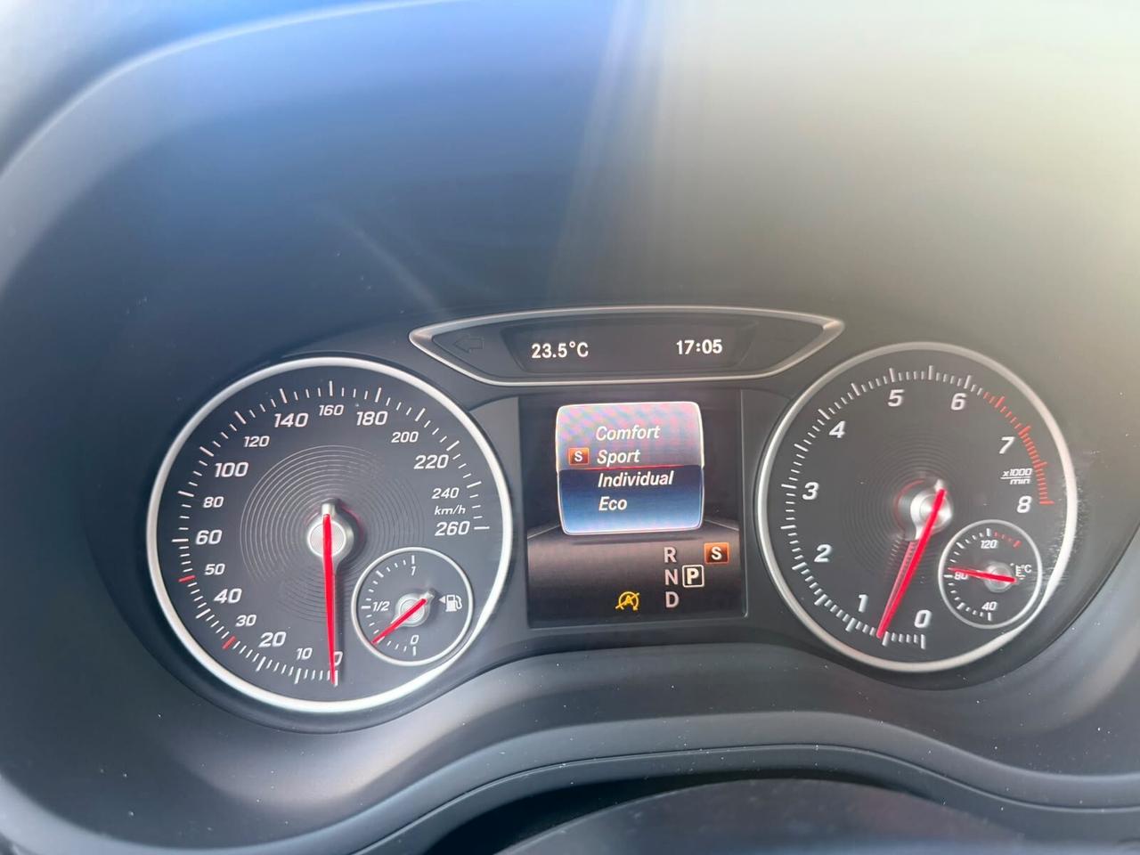 Mercedes-benz B 180 Premium