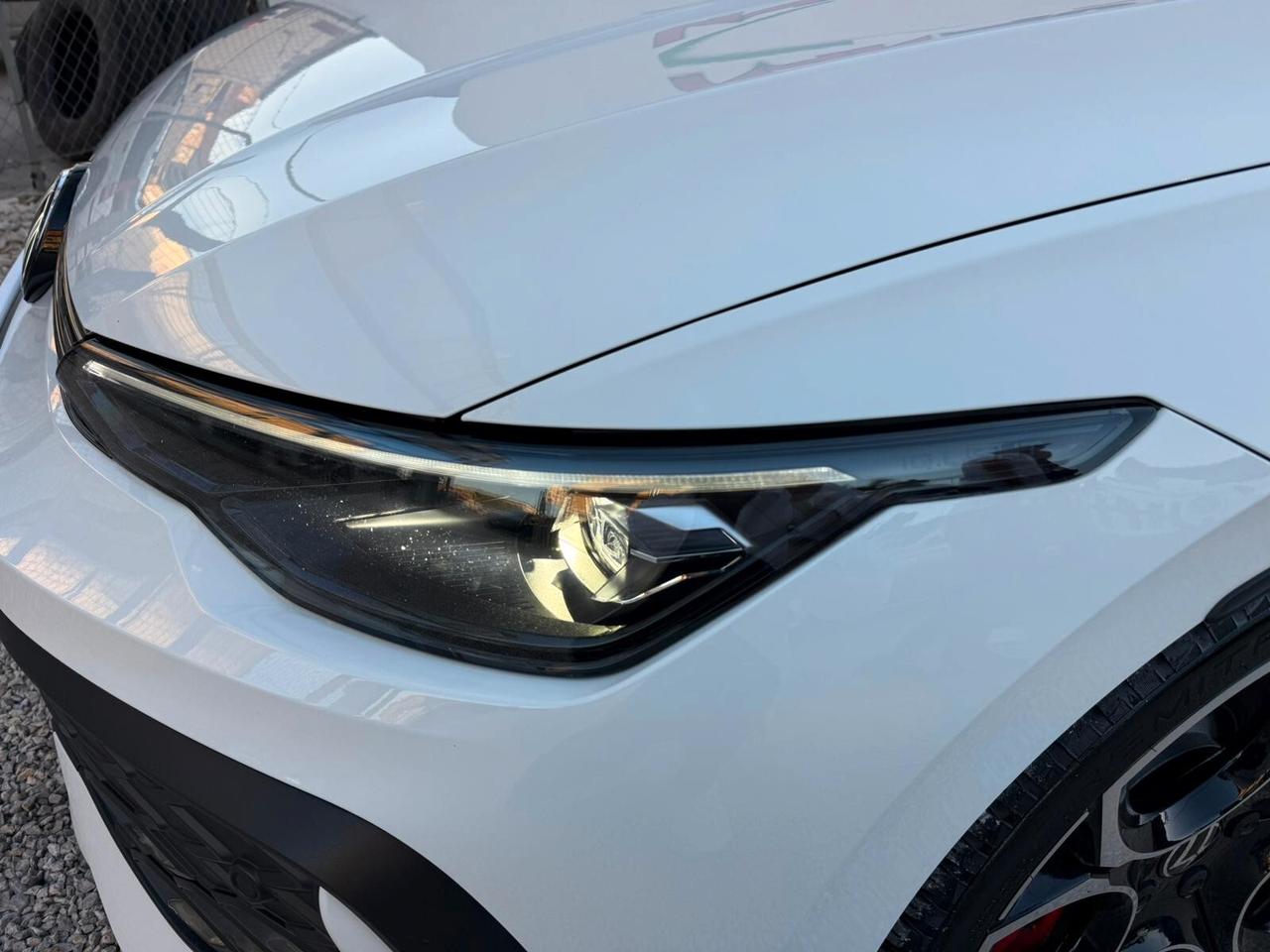 New Volkswagen Golf 8.5 GTI 2.0 TSI 265 CV