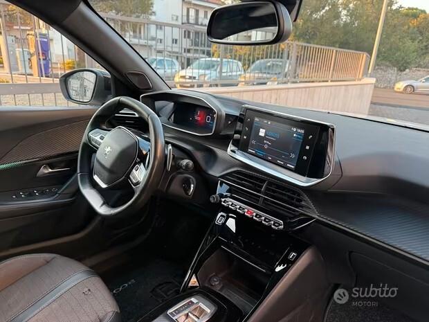 Peugeot 2008 BlueHDi 130 S&S EAT8 GT