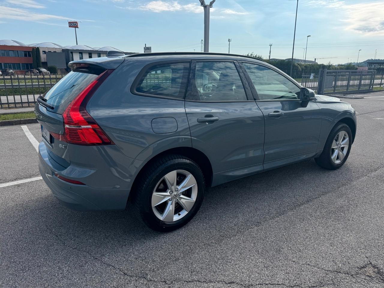 Volvo XC60 B4 AWD (Diesel/Hybrid) Momentum Bsn.