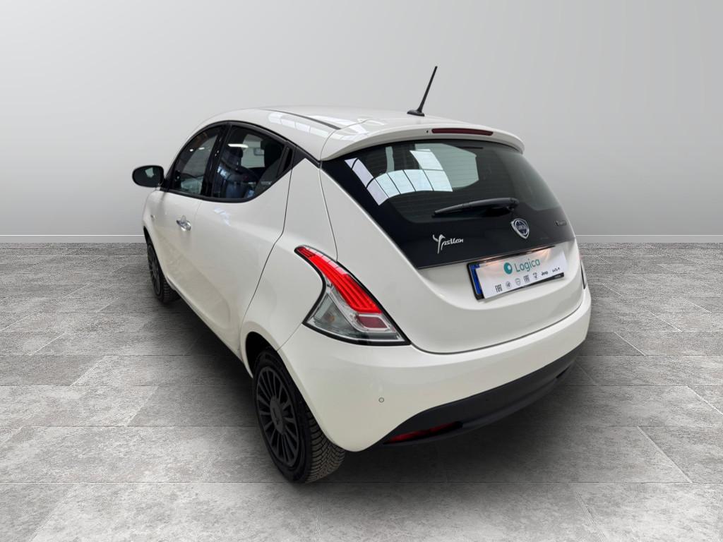 LANCIA Ypsilon III 2021 - Ypsilon 1.0 firefly hybrid Silver s&s 70c