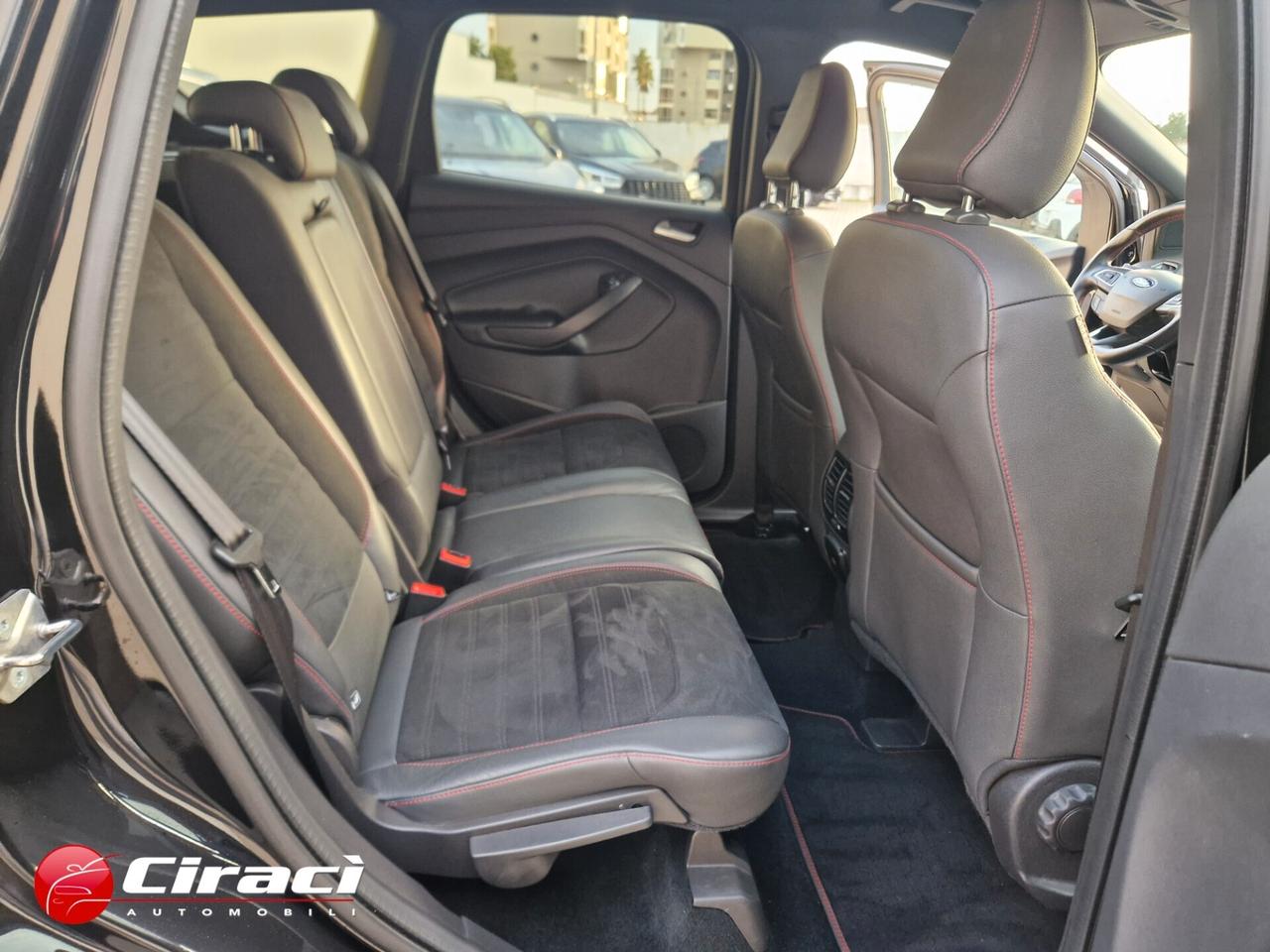 Ford Kuga 2.0 TDCI 180 CV S&S 4WD Powershift ST-Line