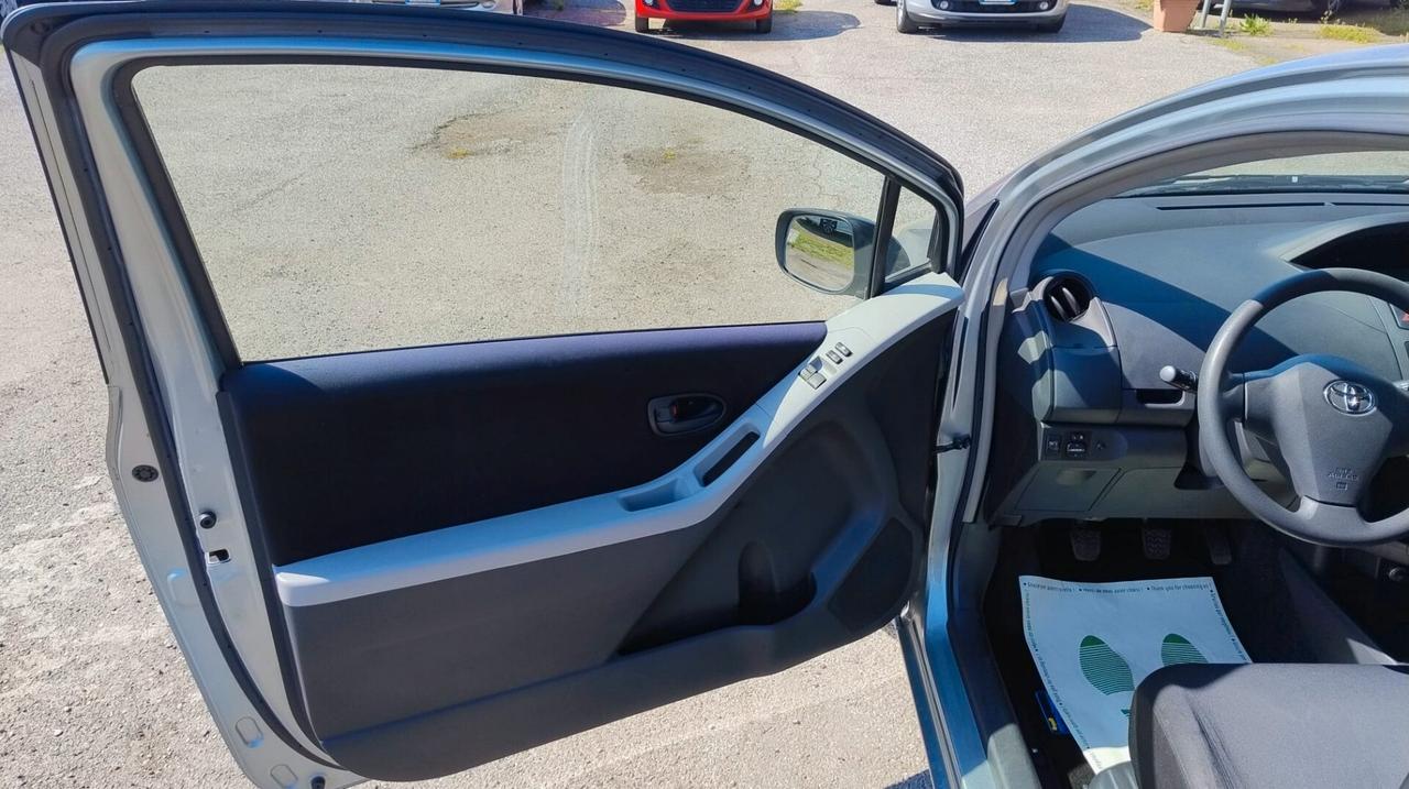 Toyota Yaris 1.0 3 Porte