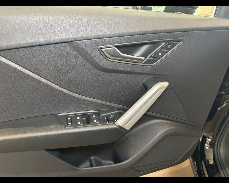 Audi Q2 30 TFSI Business Advanced