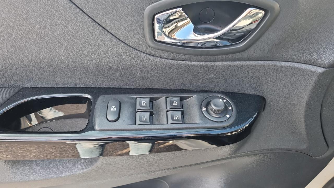 Renault Captur TCe 12V 90 CV Start&Stop Energy Intens-BENZINA-EURO6B-