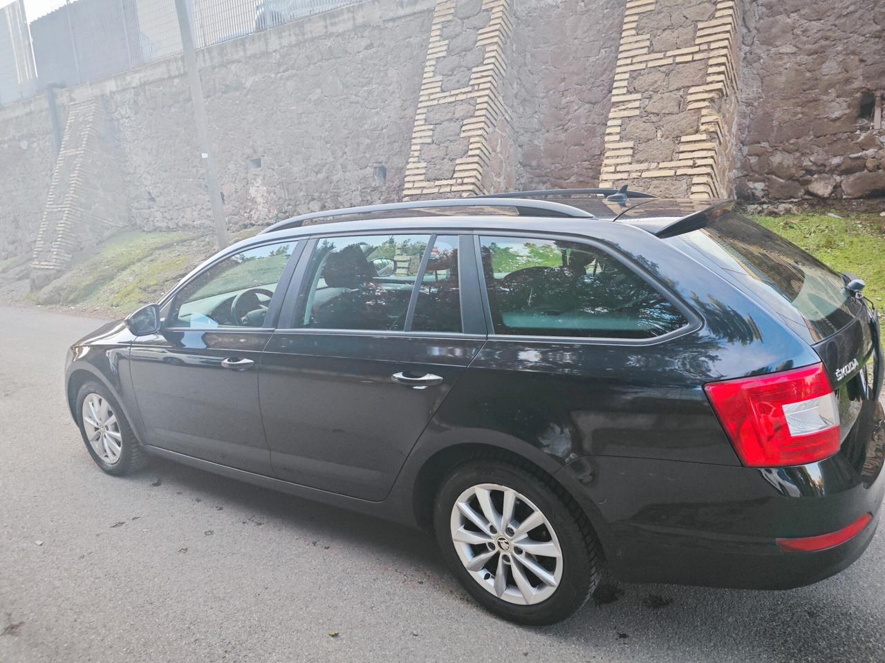 Skoda Octavia 1.6 TDI CR 105 CV Wagon Ambition