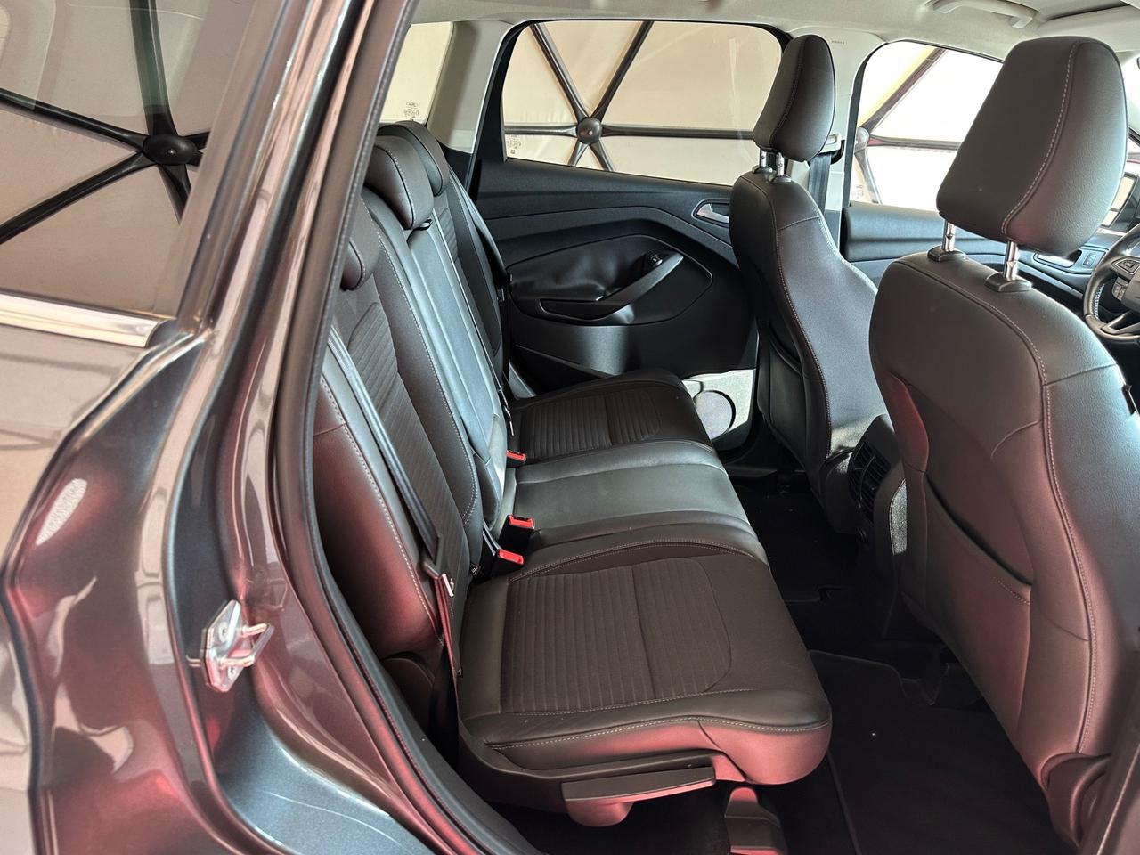 Ford Kuga 1.5 TDCI 120 CV S&S 2WD Powershift Titanium