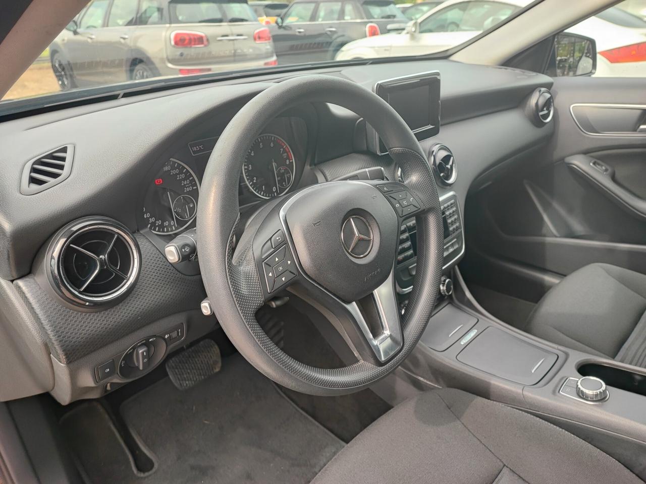 Mercedes-benz A 180 BlueEFFICIENCY Executive