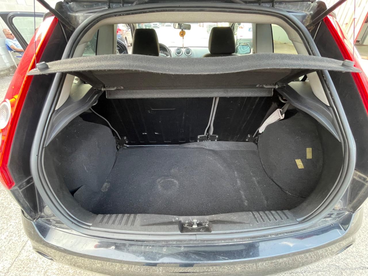 Ford Fiesta 1.2 16V 3p. Ghia