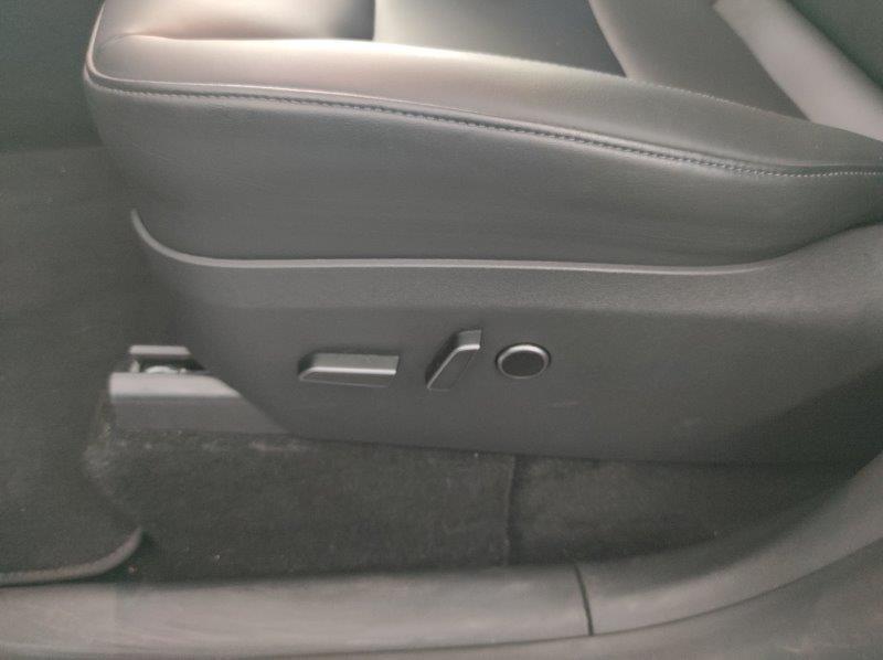 TESLA Model Y - Model Y AWD Performance
