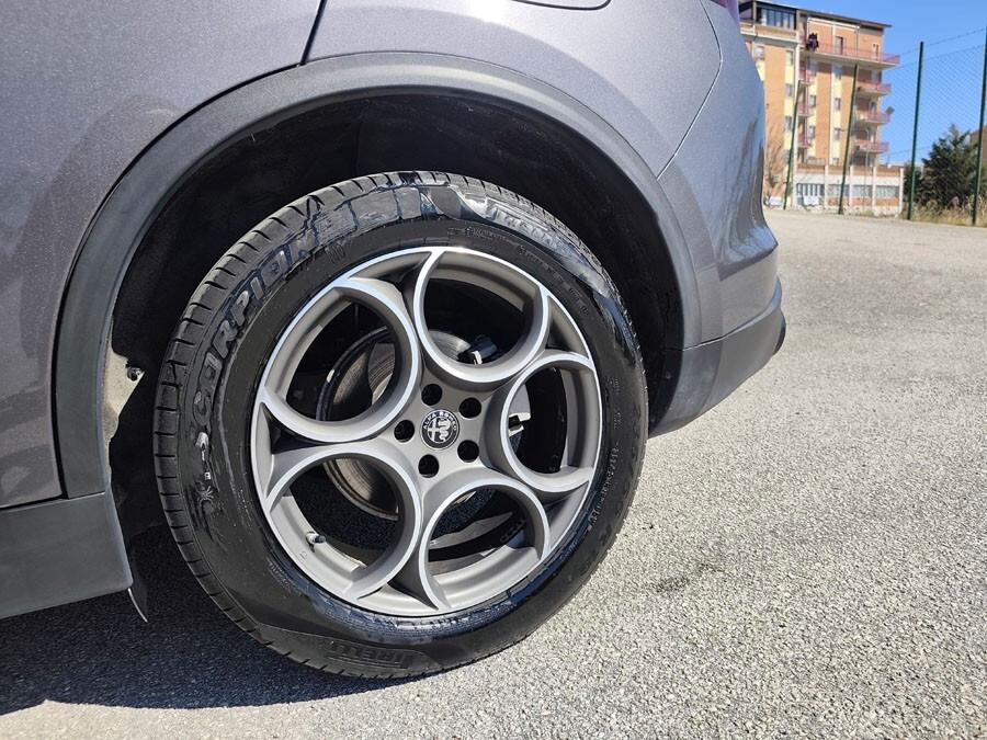 Alfa Romeo Stelvio 2.2 Turbodiesel 190 CV AT8 Q4 Sprint Marmitte Nere, Cerchi 19, STUPENDA!
