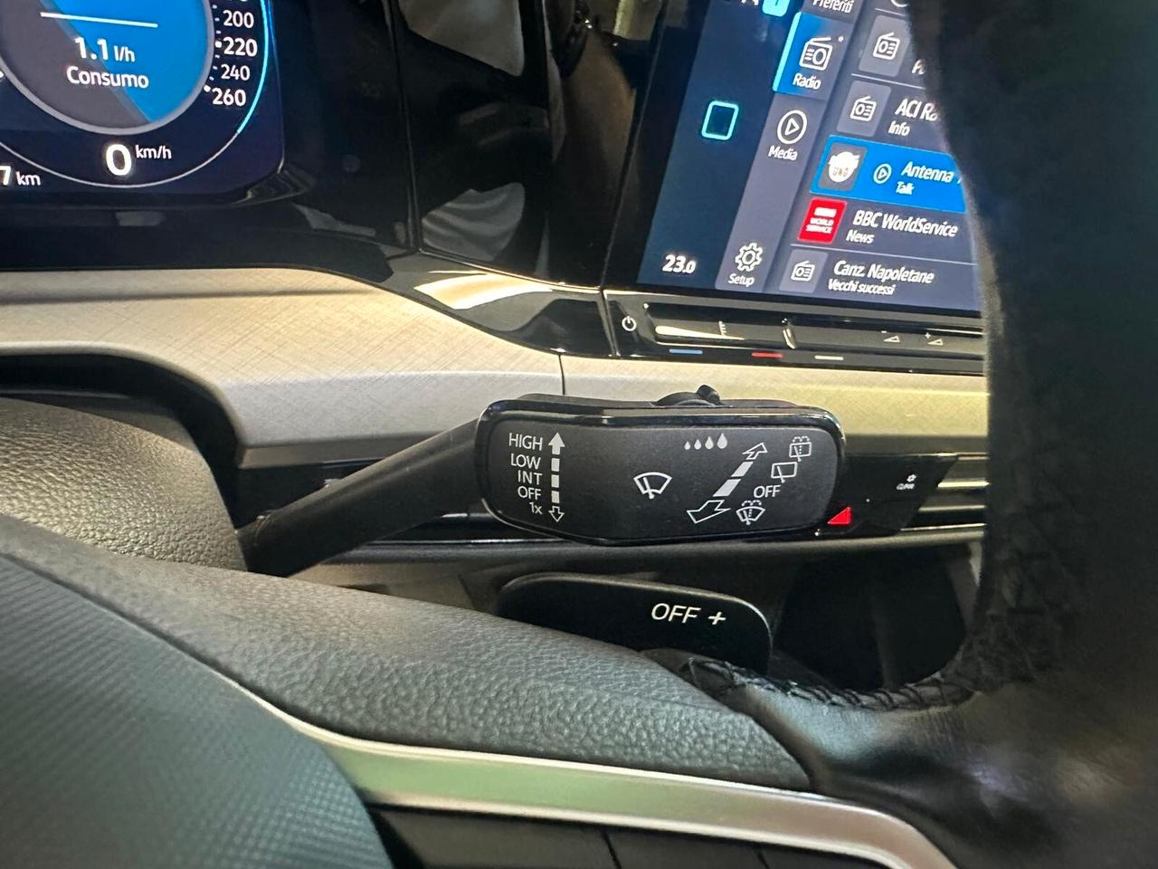 Volkswagen Golf 1.0 eTSI EVO DSG Life AUTOMATICA