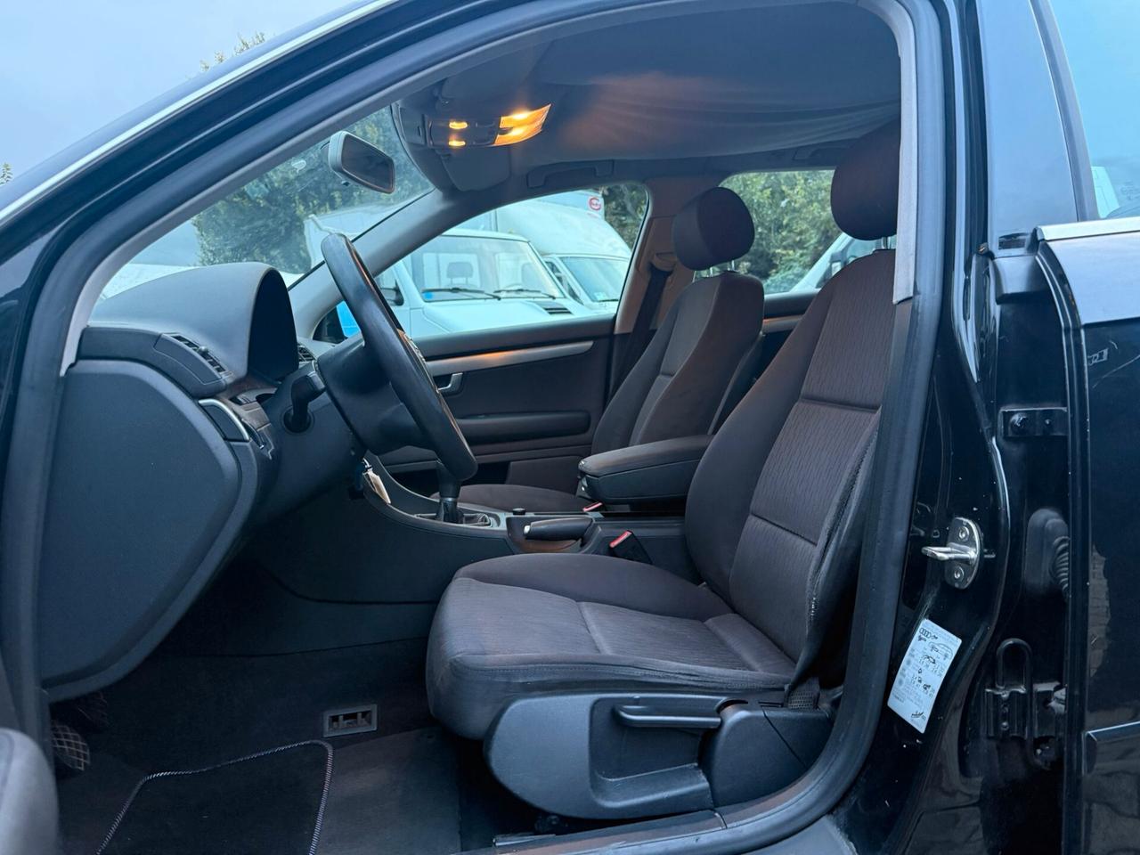 Audi A4 2.0 TDI 140CV LEGGI BENE