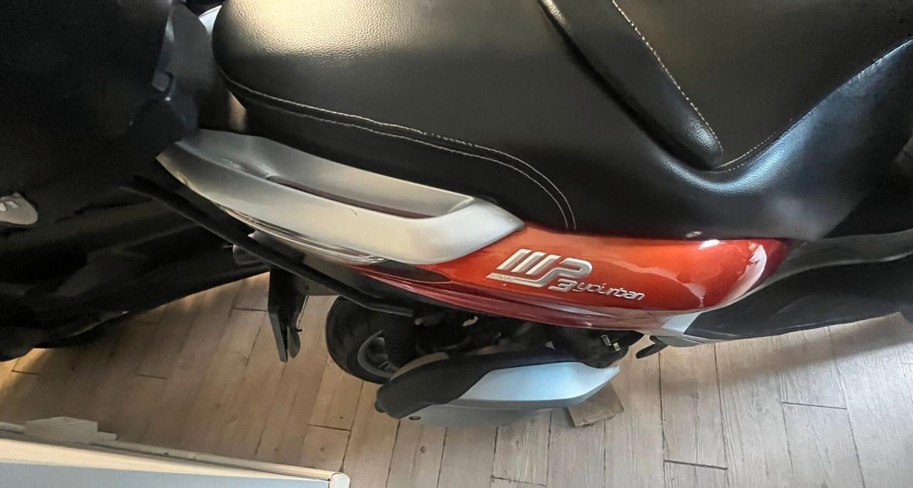 PIAGGIO MP3 300