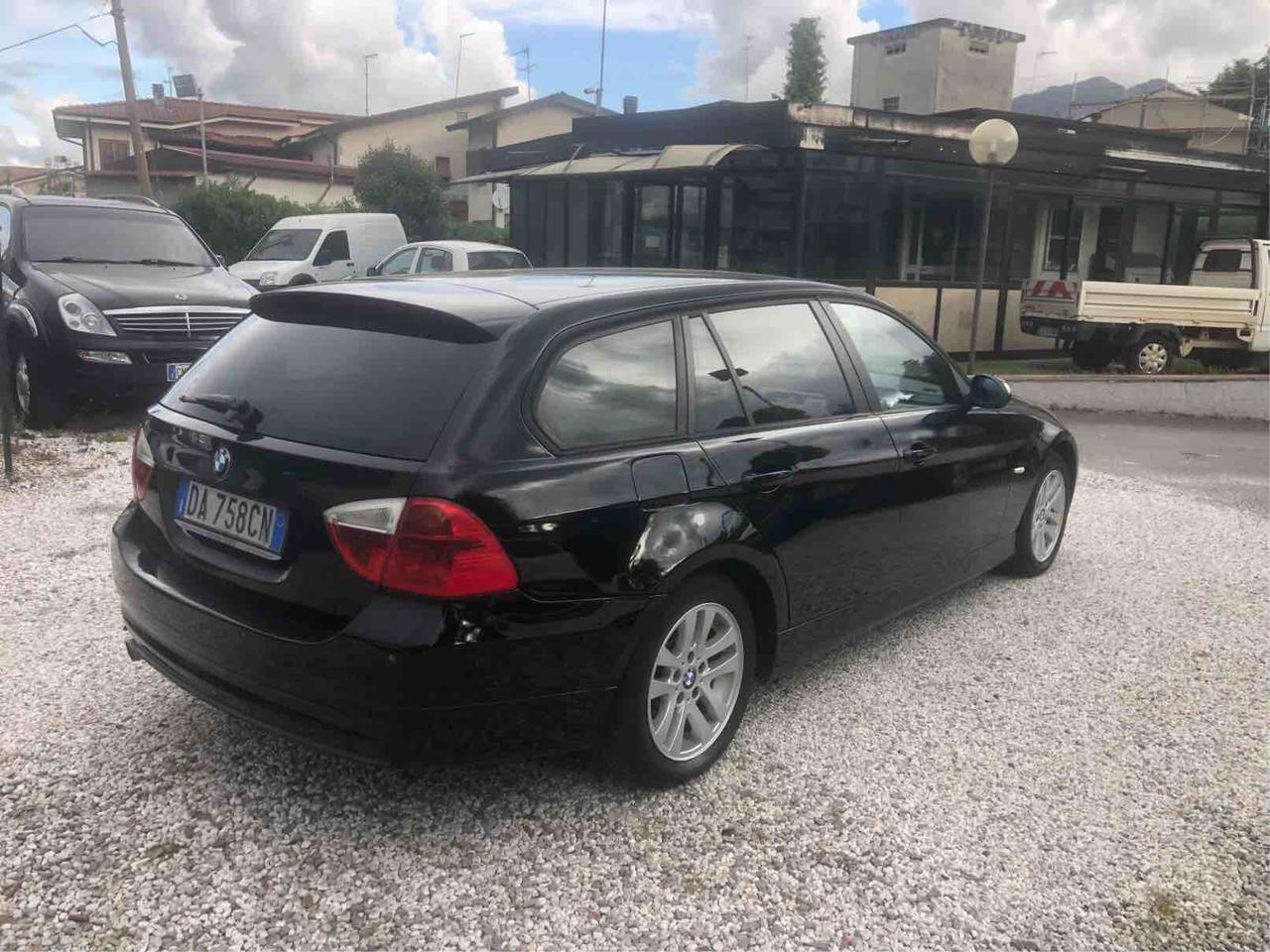 BMW 318 I TOURING - SOLO 75 000 KM
