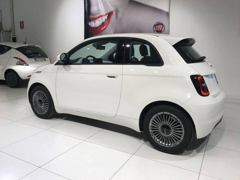 FIAT 500 Icon tua da €299 al mese con F+I Top