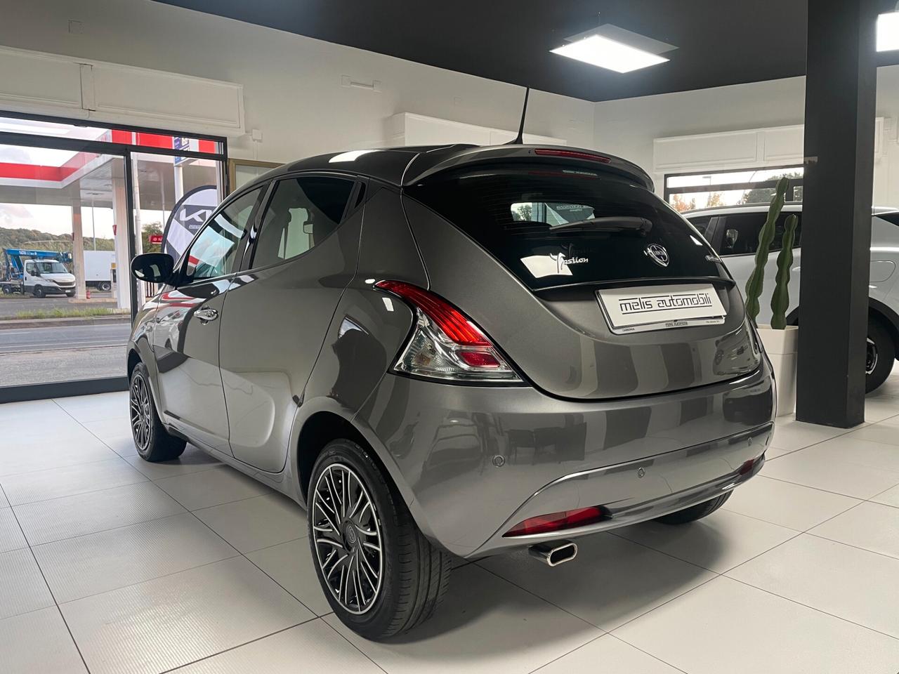Lancia Ypsilon 1.0 FireFly 5 porte S&S Hybrid Gold