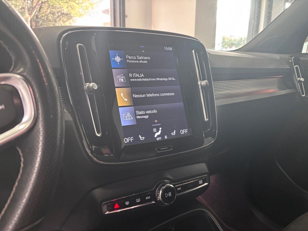 Volvo XC40 R-DESIGN LET-NAVI-TETTO