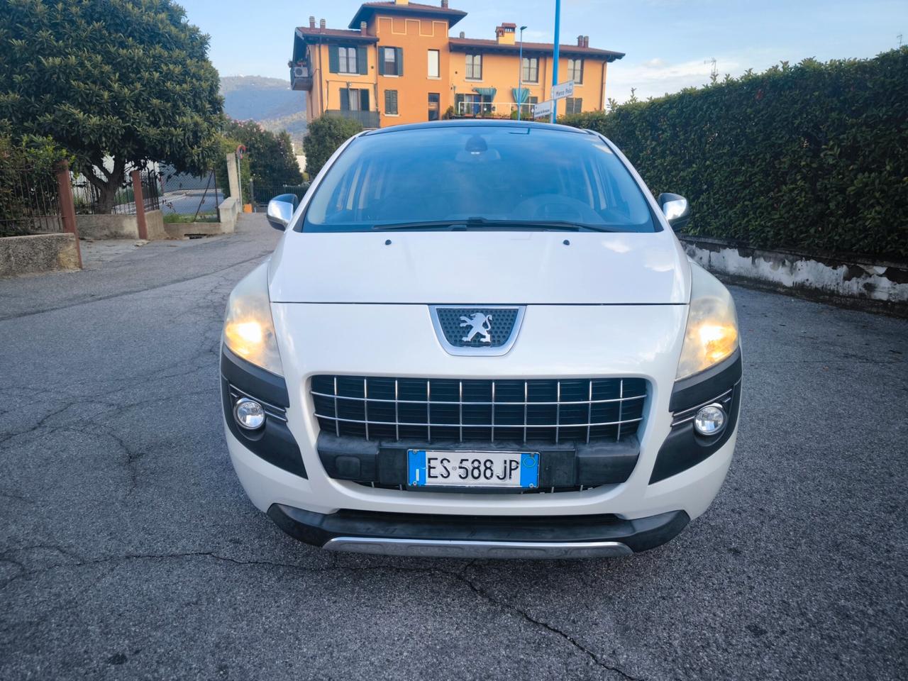 PEUGEOT 3008 HDI- ALLURE -CAMBIO AUTOMATICO