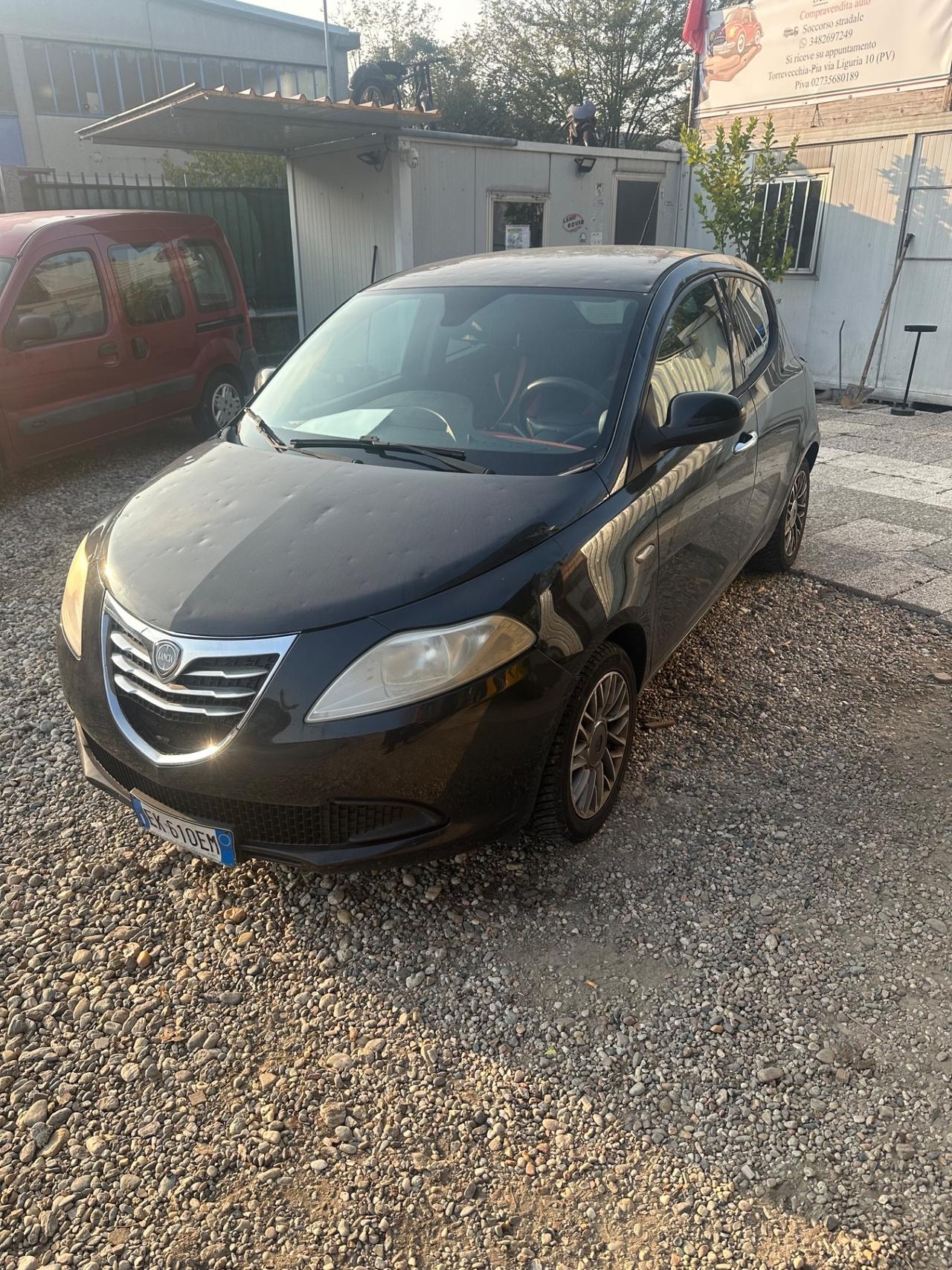 Lancia Ypsilon 1.2 69 CV 5 porte S&S Platinum