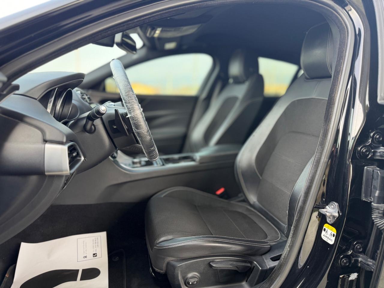 Jaguar XE 2.0 D Turbo 180CV aut. R-Sport