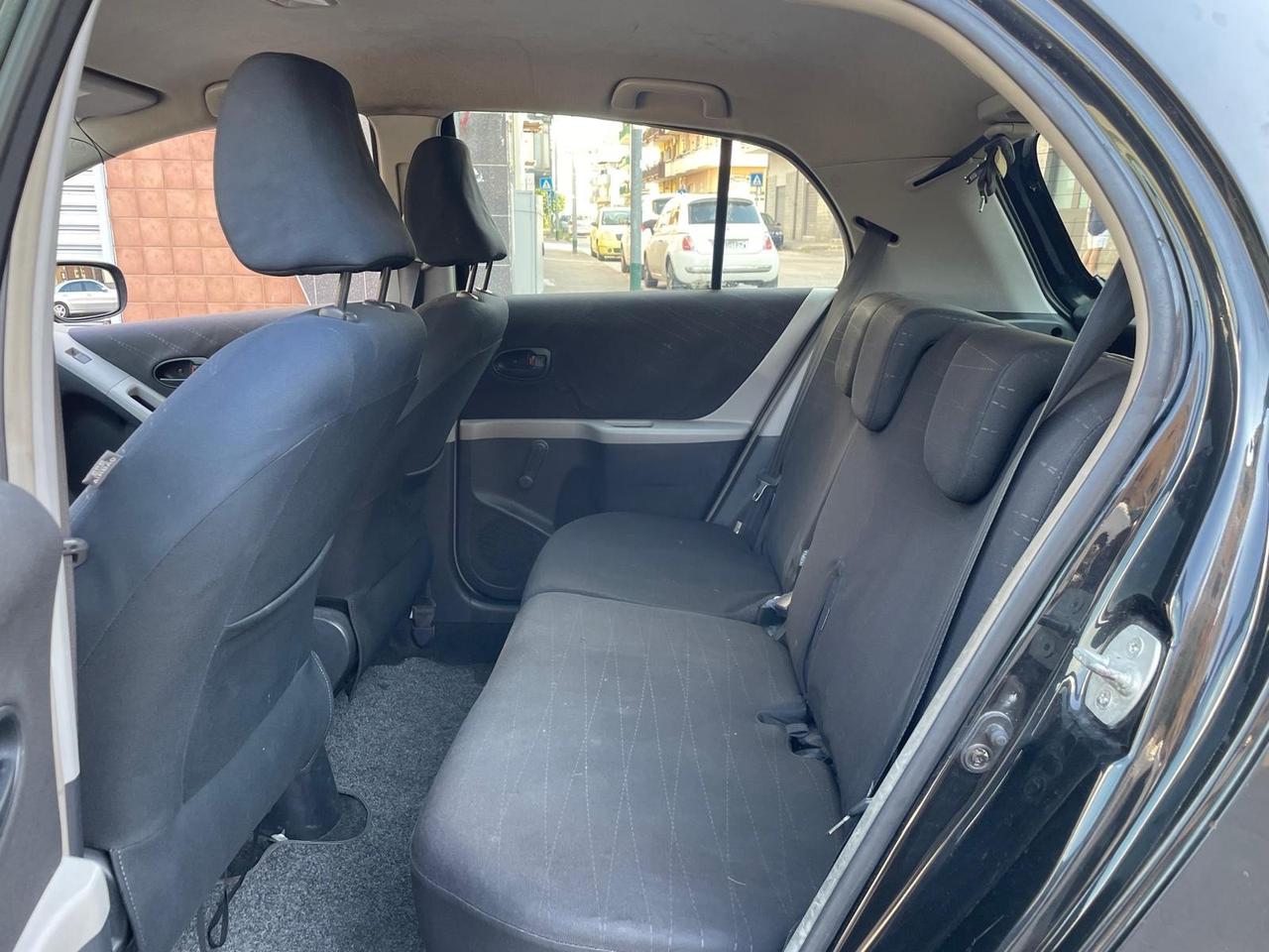 Toyota Yaris 1.0 5 porte Sol