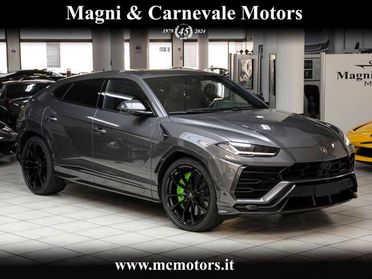 Lamborghini Urus AKRAPOVICH|FULL CARBON PACK|NIGHT VIEW|23''|B&O