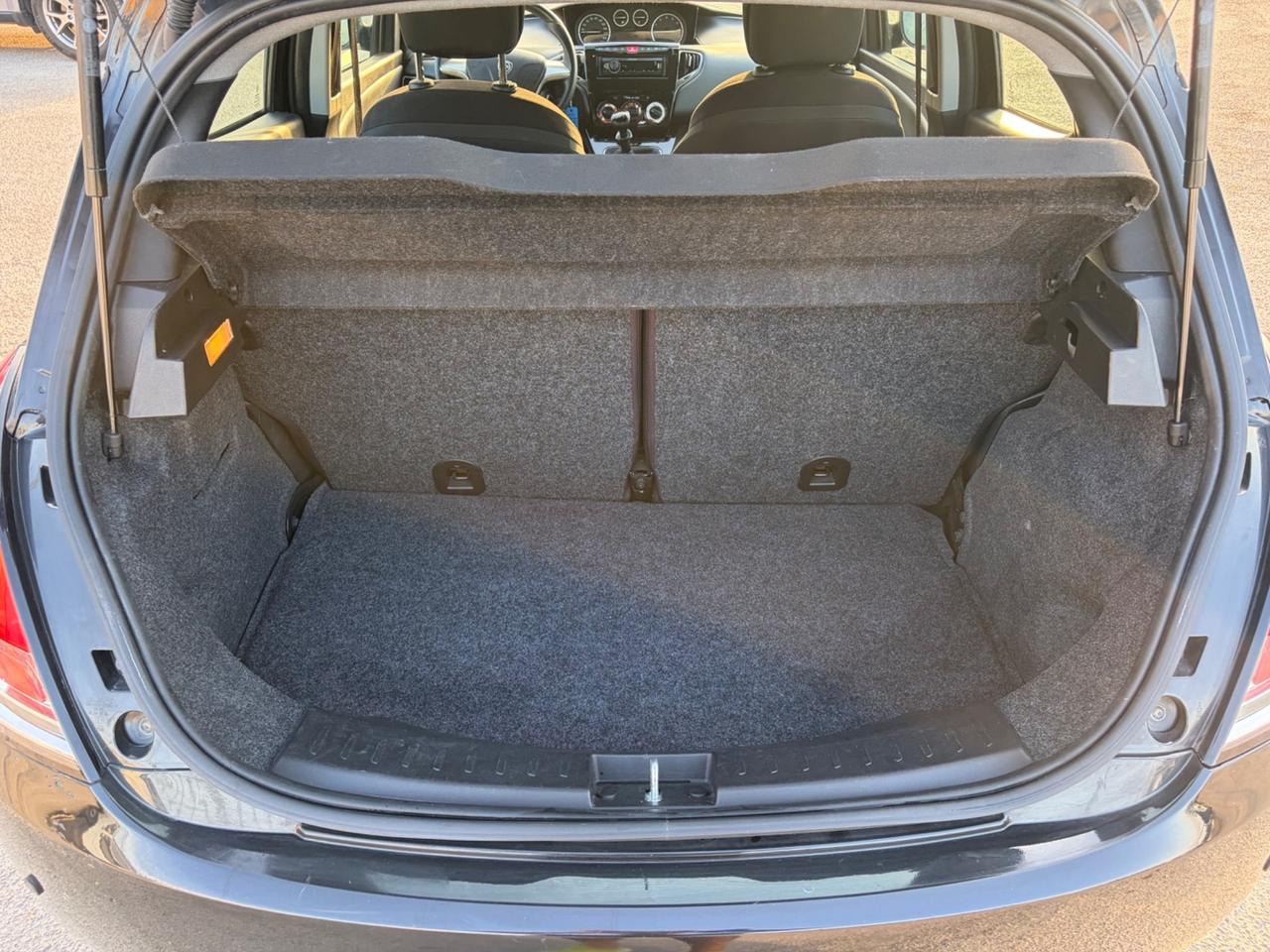 Lancia Ypsilon 0.9 TwinAir 85 CV 5 porte Metano Ecochic Gold