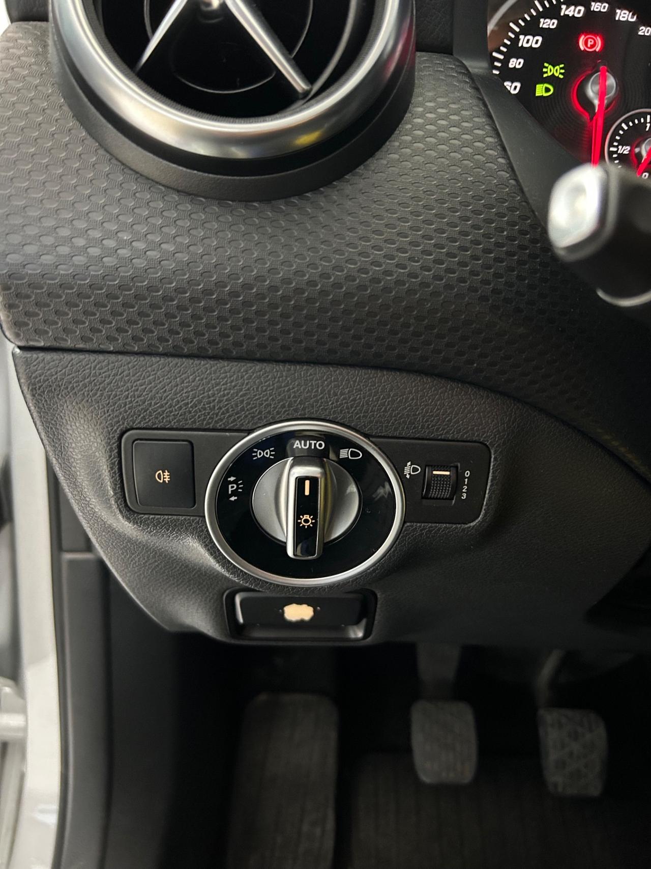 Mercedes-benz A 180 160 d Premium