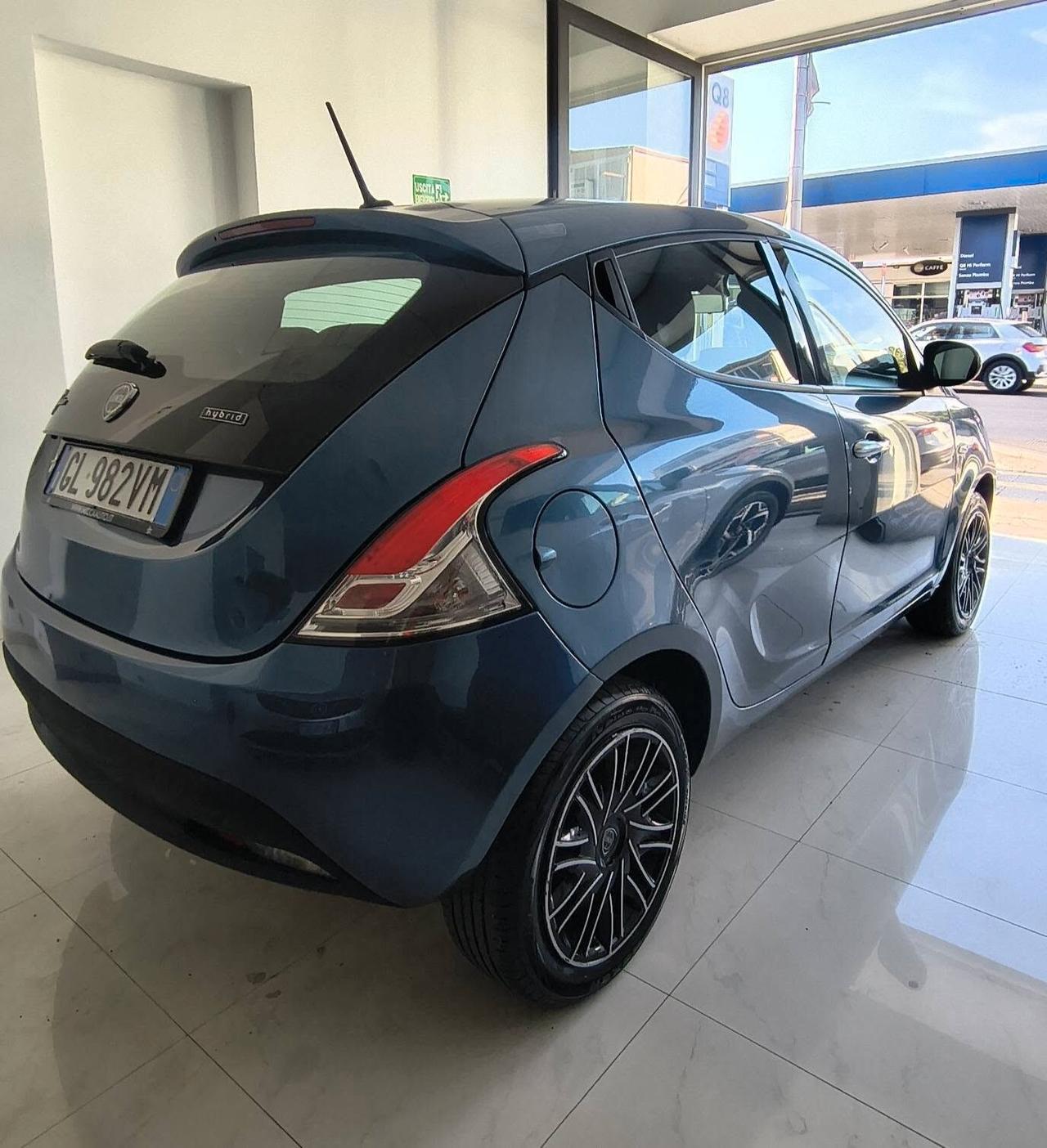 Lancia Ypsilon 1.0 FireFly 5 porte S&S Hybrid Silver Plus