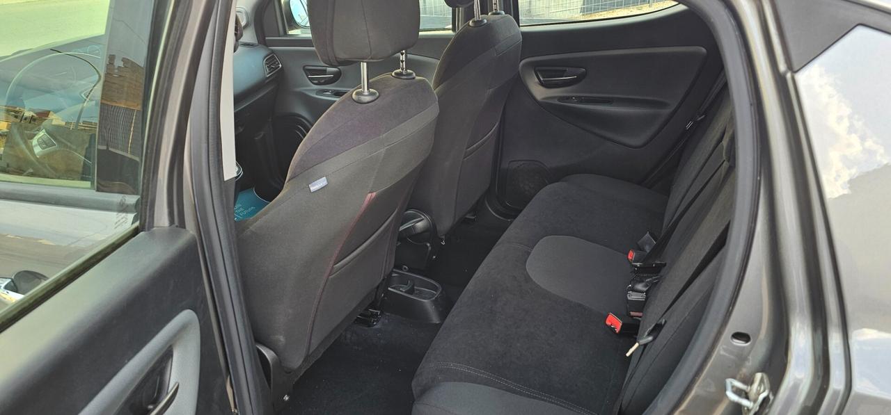 Lancia Ypsilon 1.2 69 CV 5 porte S&S Gold