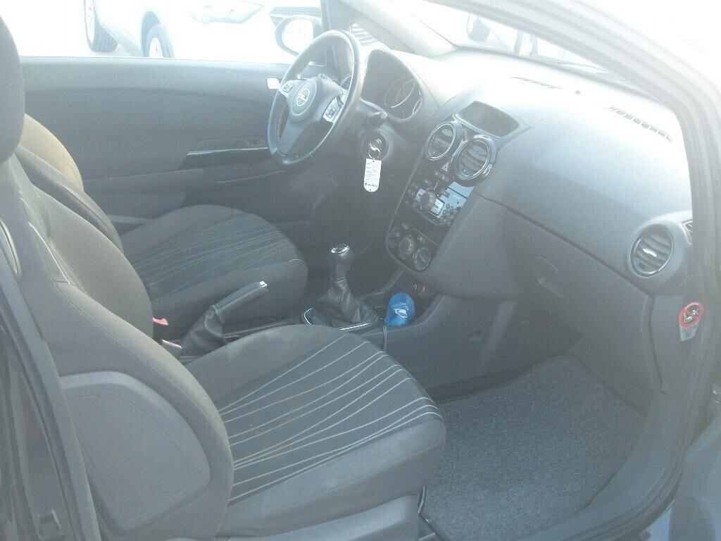 Opel Corsa 1.2 80CV 3 porte GPL-TECH Edition