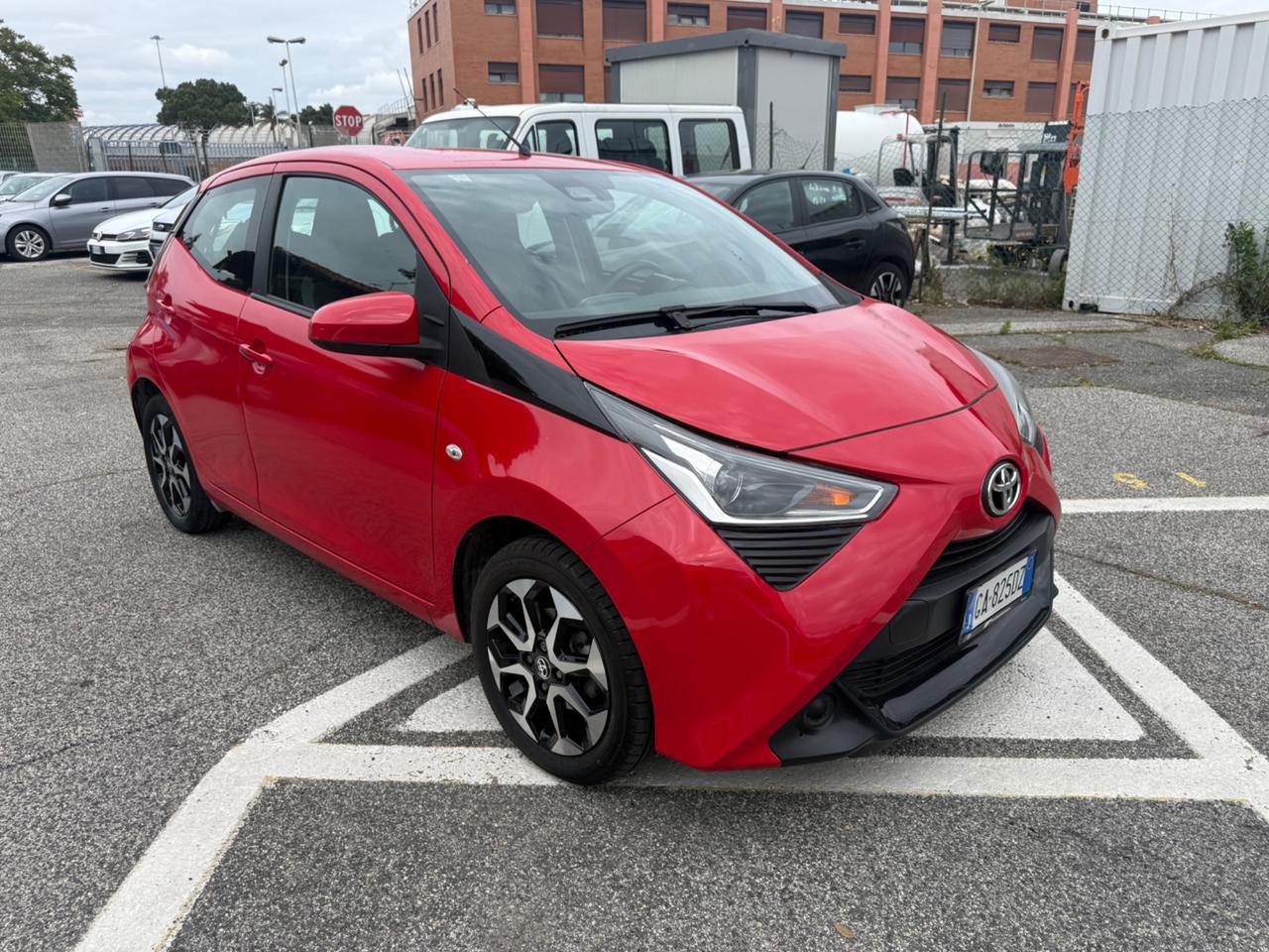 Toyota Aygo Connect 1.0 VVT-i 72CV 5 porte x-business MMT