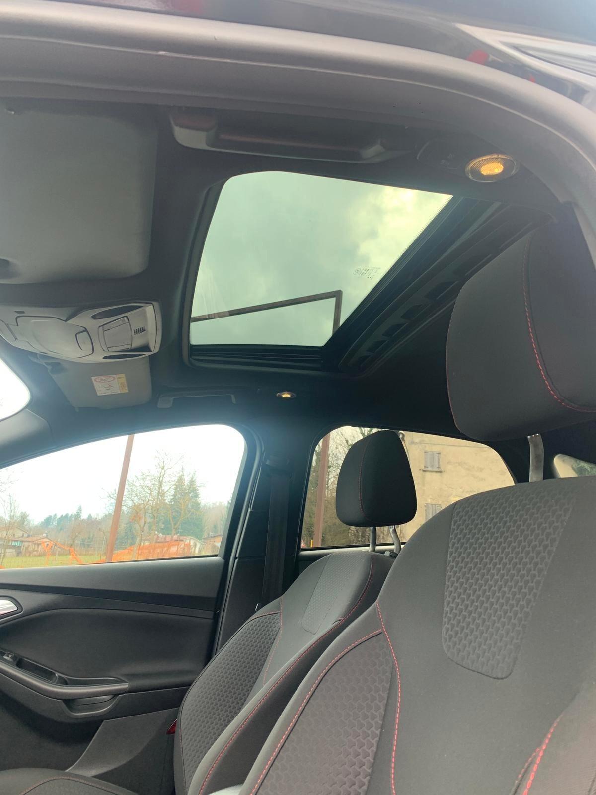 Ford Focus ST Line sport - full optional 159500 km tagliandata in ottimo stato generale