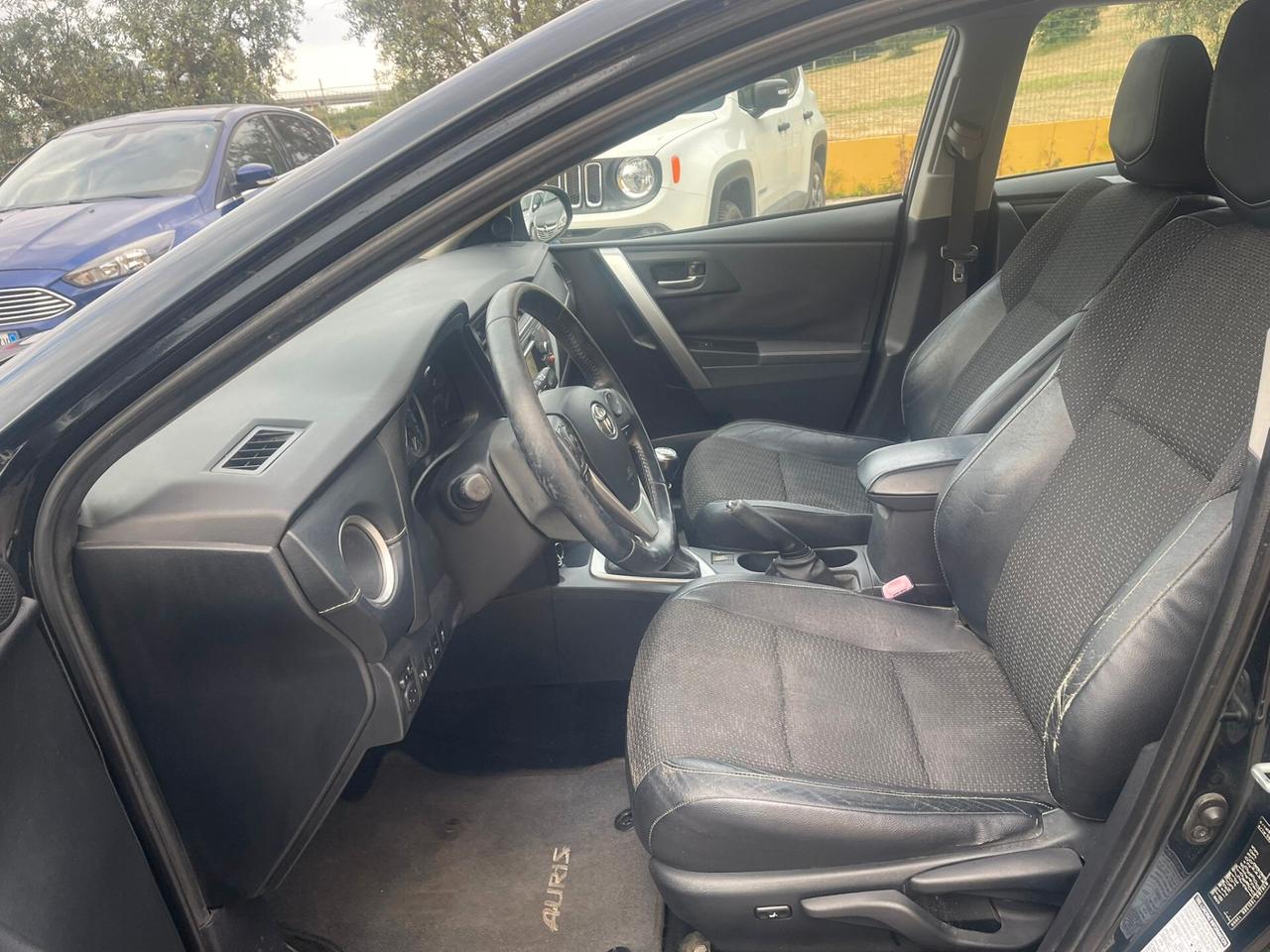Toyota Auris 1.4 D-4D Lounge