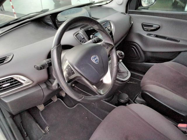 LANCIA Ypsilon 1.2 69 CV 5 porte Platinum