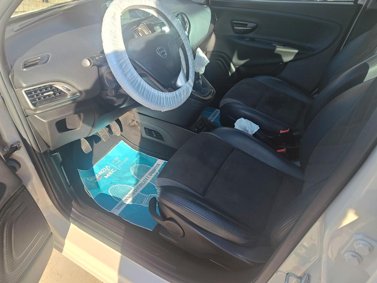 LANCIA YPSILON 1.2 69 CV 5P. PLATINUM