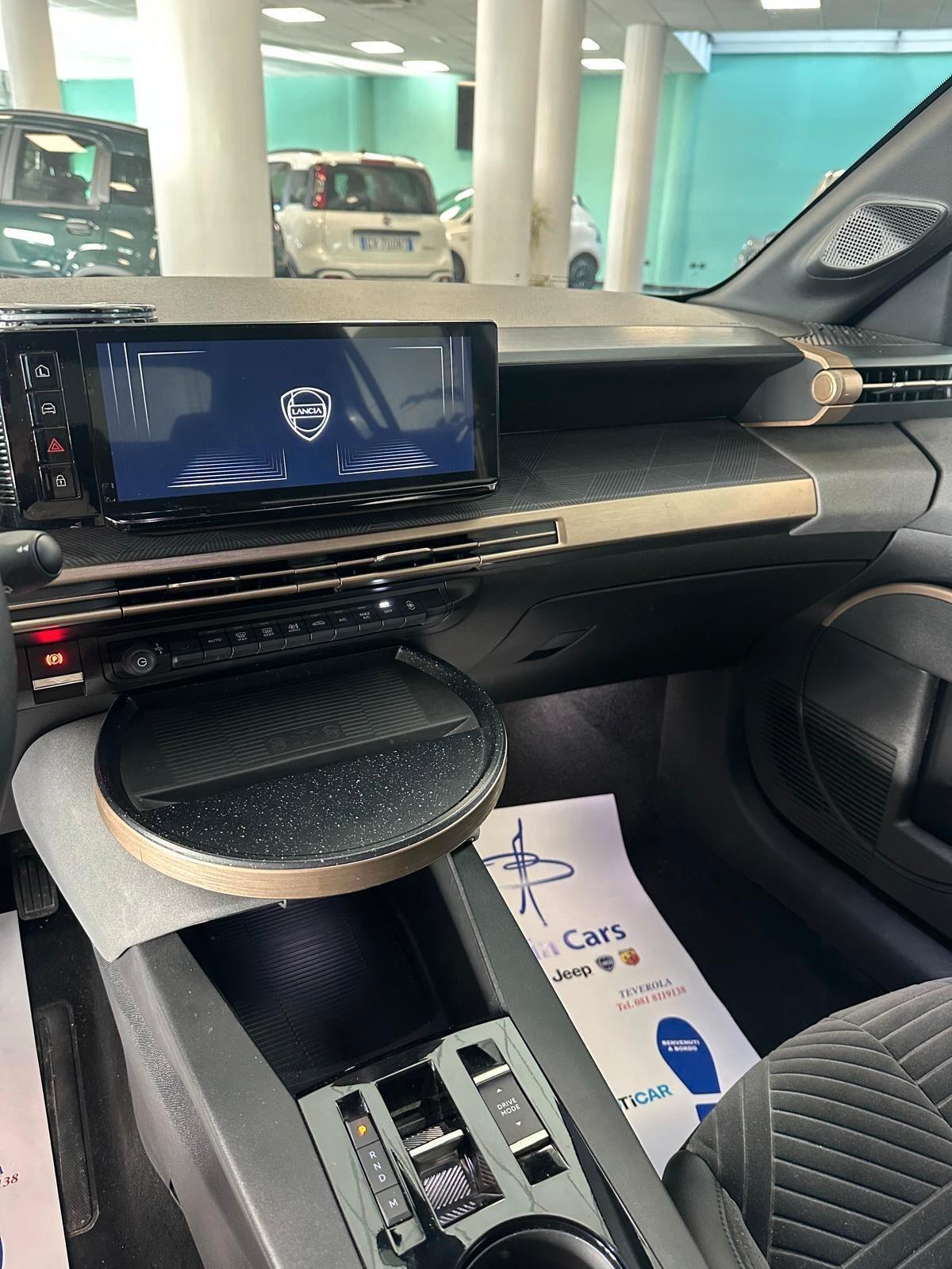 Lancia Ypsilon Hybrid e-DCT LX