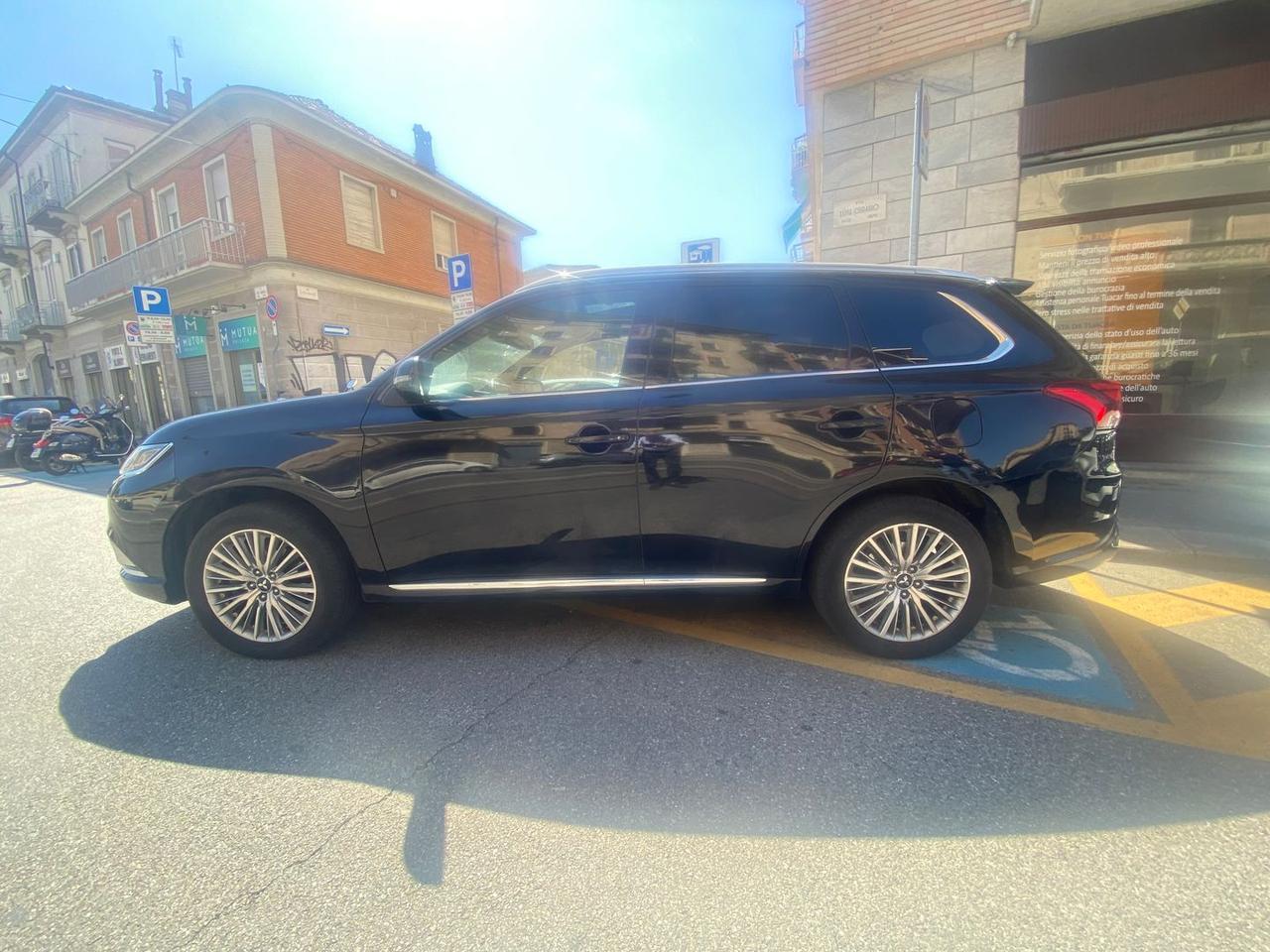 Mitsubishi Outlander 2.4 PHEV #50018