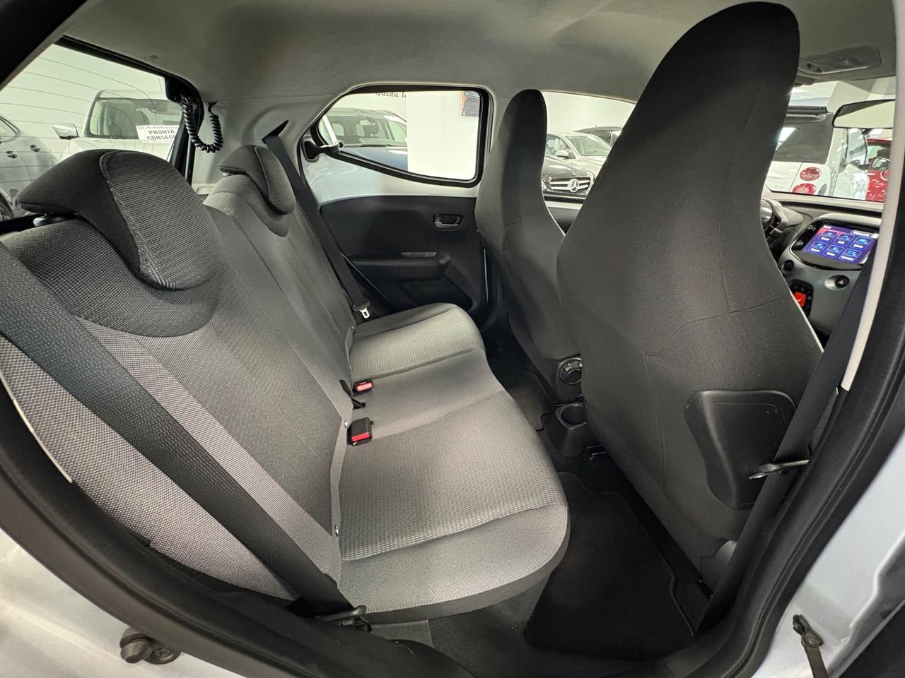 Toyota Aygo Connect 1.0 VVT-i 72 CV 5 porte x-fun