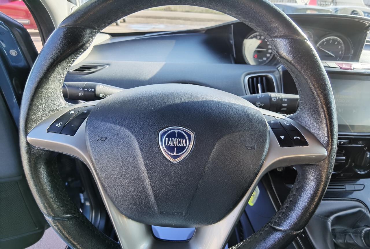 Lancia Ypsilon 1.0 FireFly 5P Hy Ecochic Gold